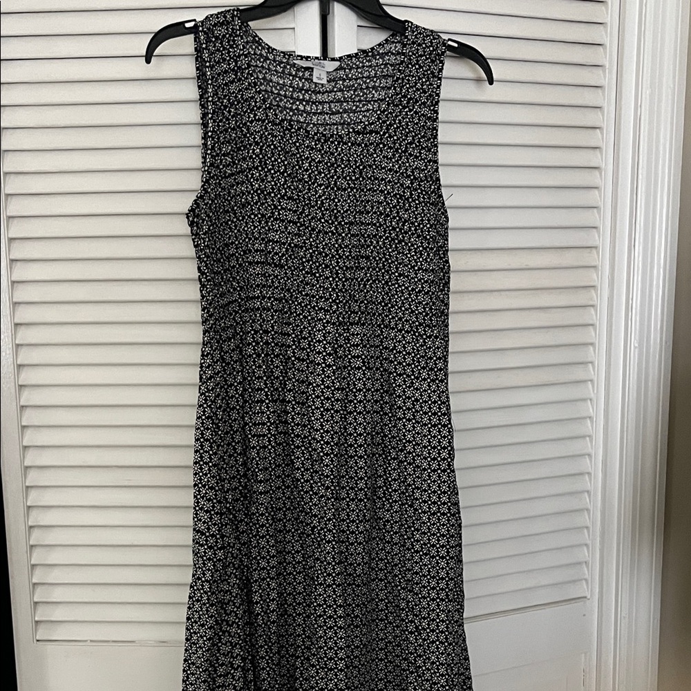 Set of 3!!!!!!! Different patterns
Croft & Barrow Sleeveless Midi Dress